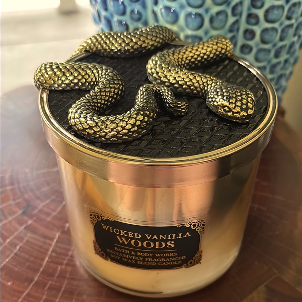 Bath and Body Works Wicked Vanilla Woods Halloween Candle